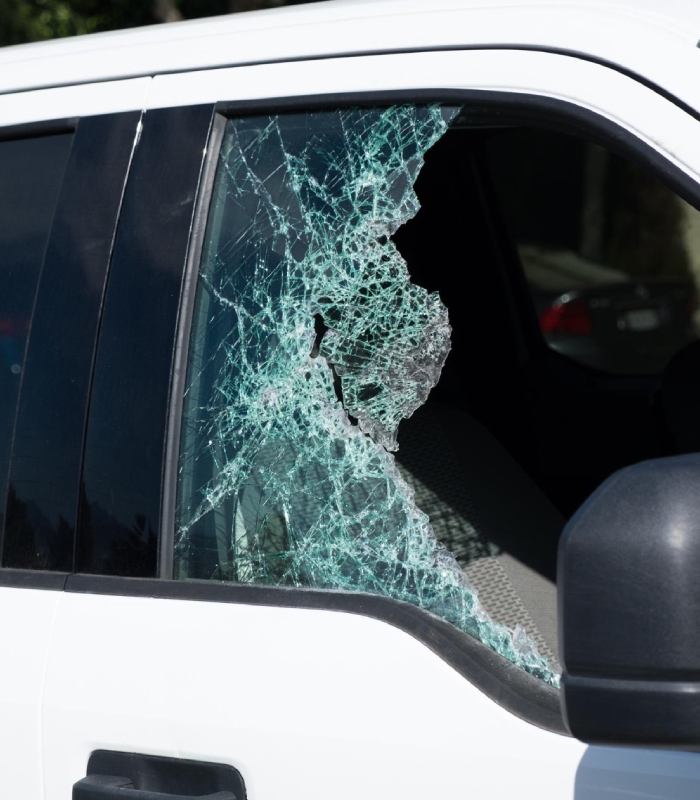 Vitre latérale brisée